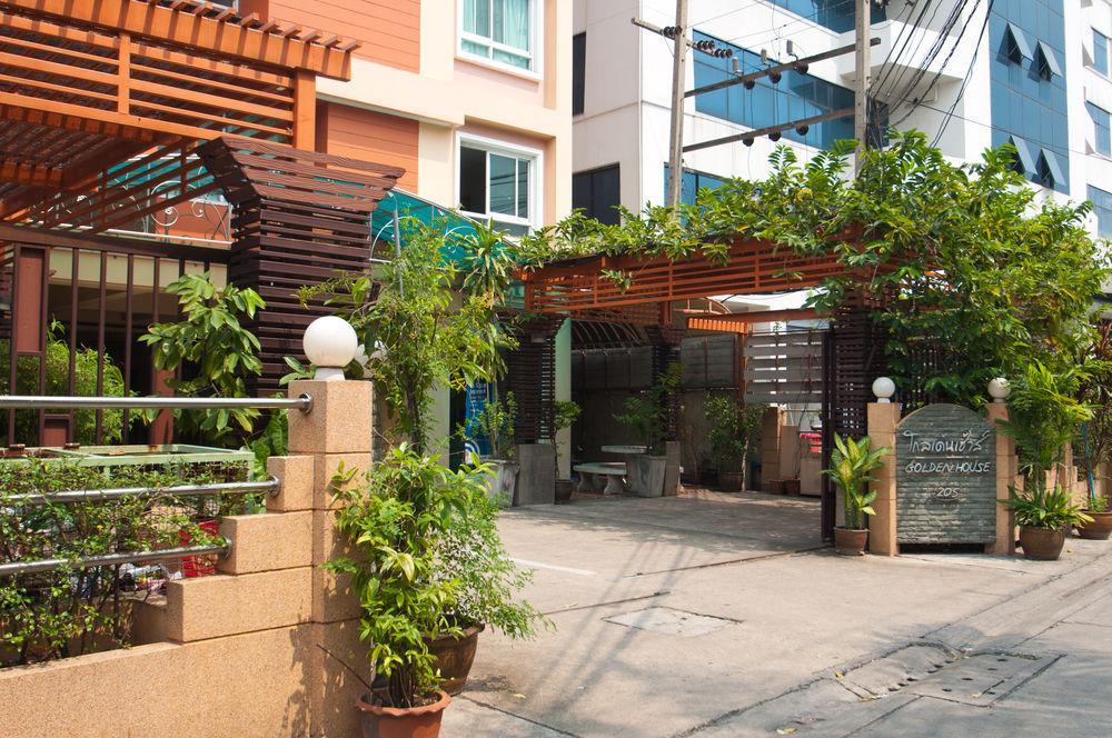 Golden House @ On-Nut Station Motel Bangkok Exterior foto