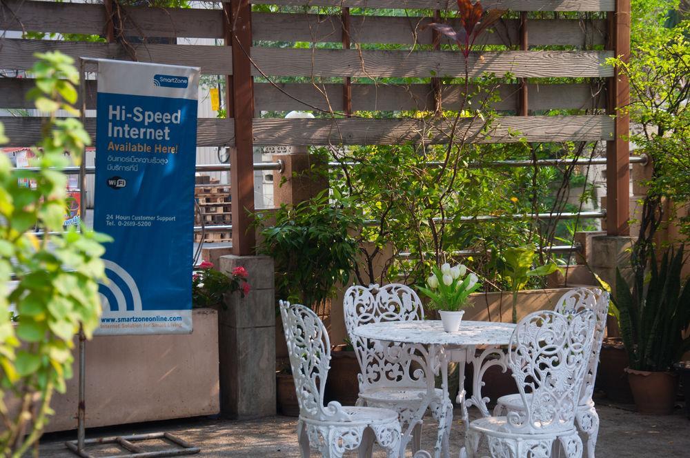Golden House @ On-Nut Station Motel Bangkok Exterior foto