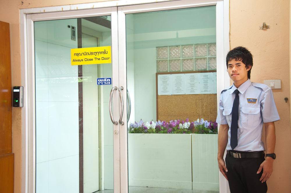 Golden House @ On-Nut Station Motel Bangkok Exterior foto