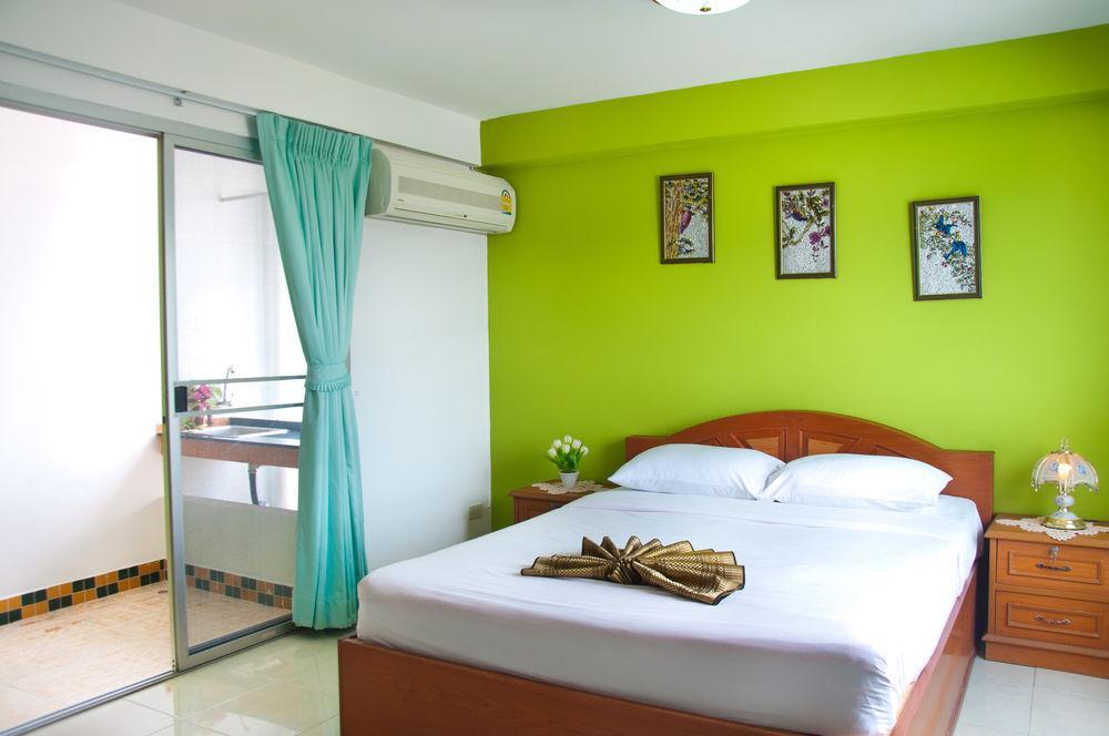 Golden House @ On-Nut Station Motel Bangkok Exterior foto