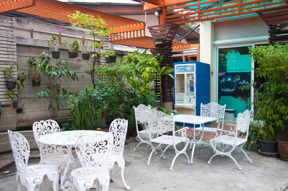 Golden House @ On-Nut Station Motel Bangkok Exterior foto