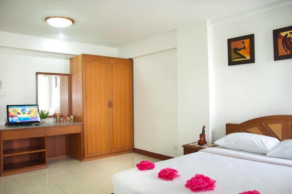 Golden House @ On-Nut Station Motel Bangkok Exterior foto