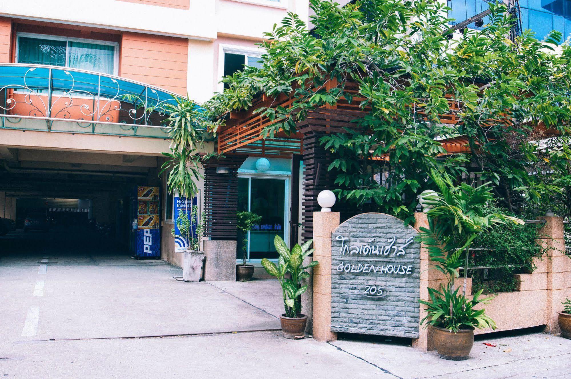 Golden House @ On-Nut Station Motel Bangkok Exterior foto